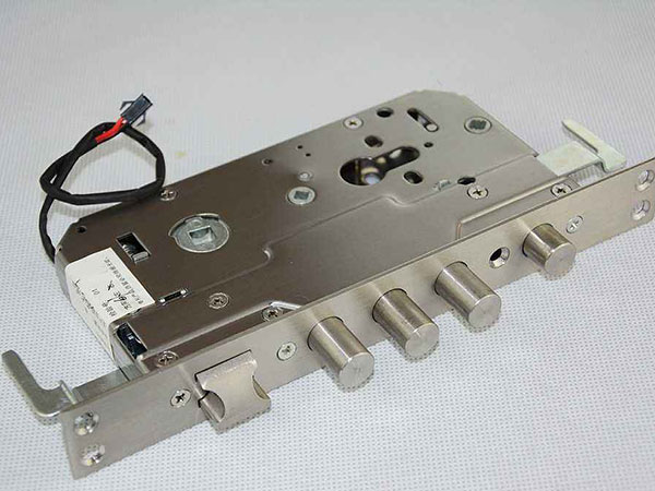 竞秀24小时上门开锁公司