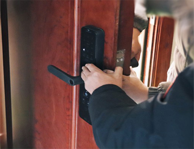 竞秀24小时上门开锁公司
